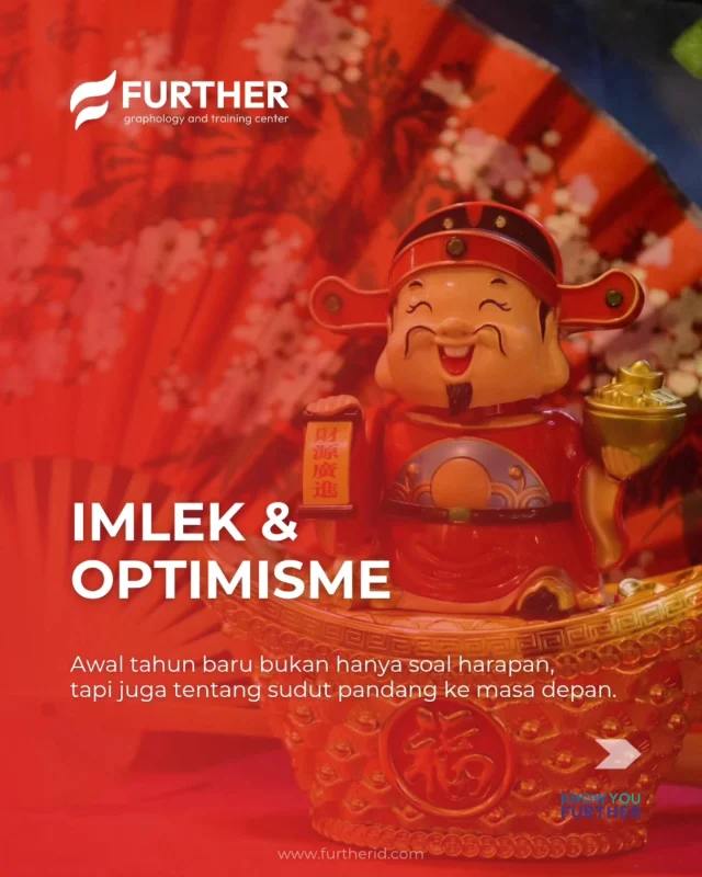 🪭🧧Dalam grafologi, garis tulisan yang menurun kerap dikaitkan dengan penurunan energi psikologis yang bersifat sementara.  Imlek menjadi momen yang tepat untuk membaca sinyal ini, bukan untuk menilai, tetapi untuk memahami dan memperbaiki.  Di 𝗙𝗨𝗥𝗧𝗛𝗘𝗥, kami membantu membaca pola tulisan tangan secara menyeluruh,
agar setiap individu dapat memahami dirinya dengan lebih jernih sebelum melangkah ke siklus yang baru.  Karena perkembangan yang sehat dimulai dari pemahaman diri yang tepat. 🧧✍️  𝗙𝗨𝗥𝗧𝗛𝗘𝗥
graphology and training center
www.furtherid.com
Mail: info@furtherid.com
WA. : 0895-333-56-9988  #knowyoufurther #growfurther